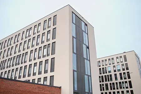 Lättviktsskivan ErgoLite klär väggarna på Universitetssjukhuset i Örebro